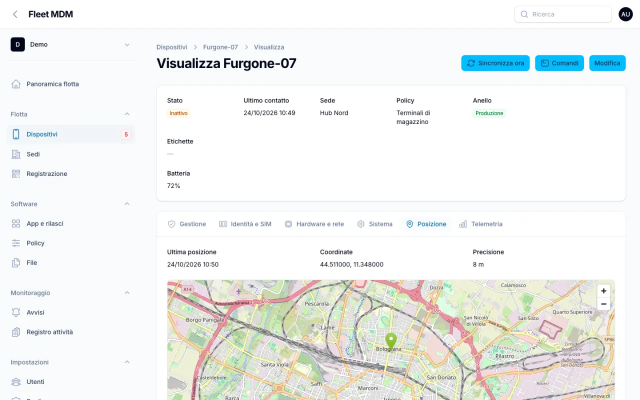Scheda del dispositivo Furgone-07 con la tab Posizione: ultima posizione, coordinate, precisione 8 metri e mappa